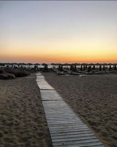 falasarna beach, sunset time, sunbed photo